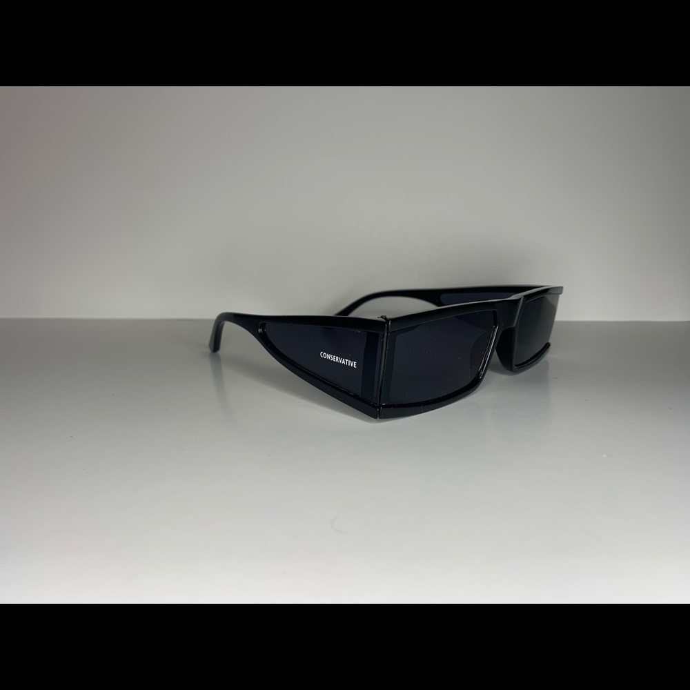 CONSERVATIVE SUNGLASSES